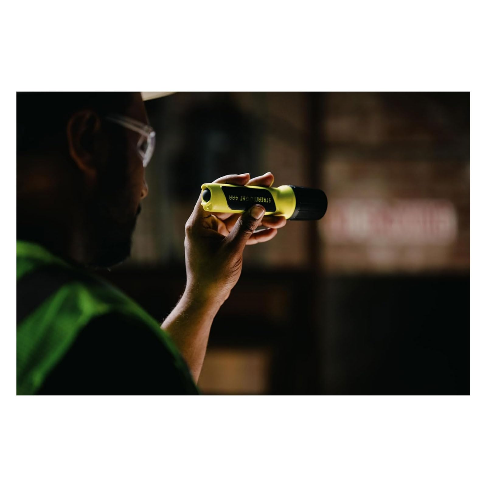 スイッチライト　イエロー Streamlight 68244 ProPolymer C4 Lux LED Flashlight, 4AA (Included